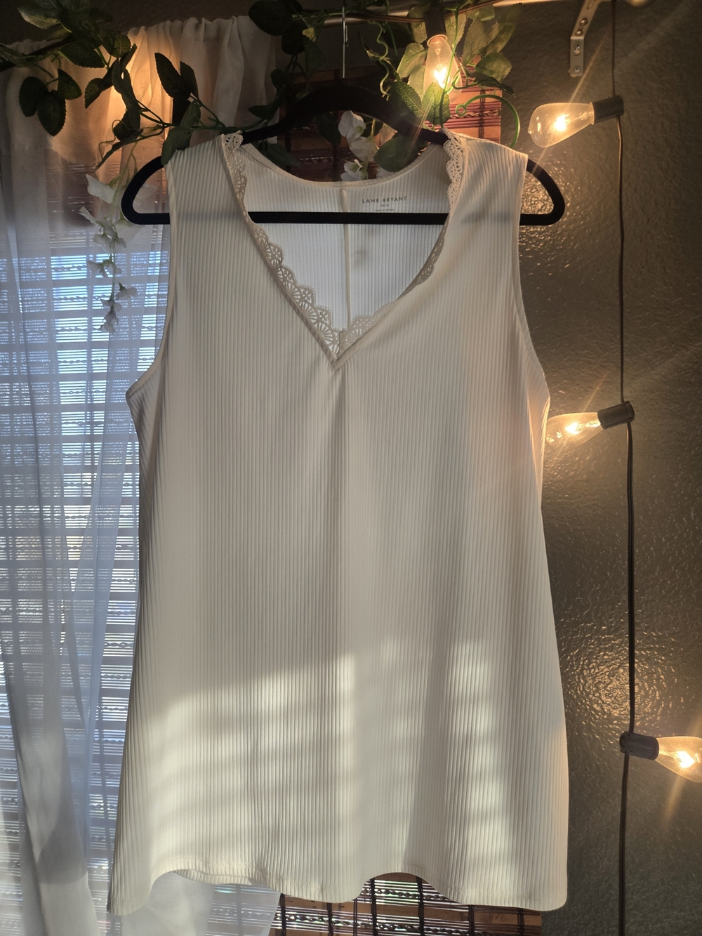 lane bryant Sleeveless Lace-Trim V-Neck Top new condition